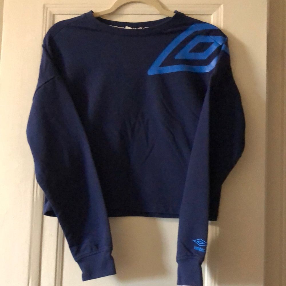NWOT Umbro navy blue cropped sweatshirt